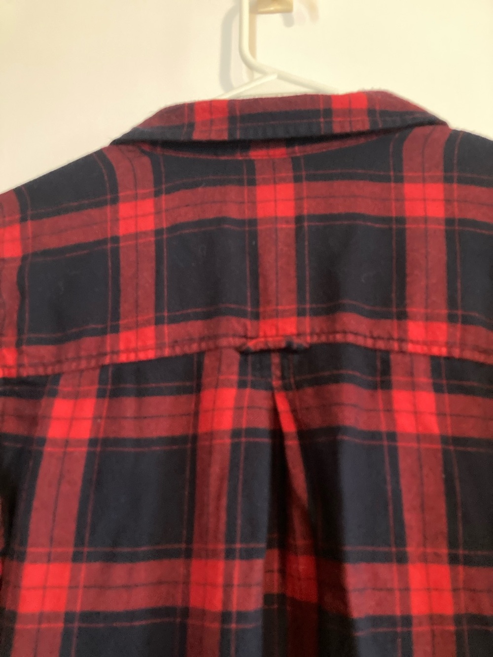 Women’s American Eagle Outfitters Navy/Red Flannel Button-Down Boyfriend Fit - Picture 3 of 6